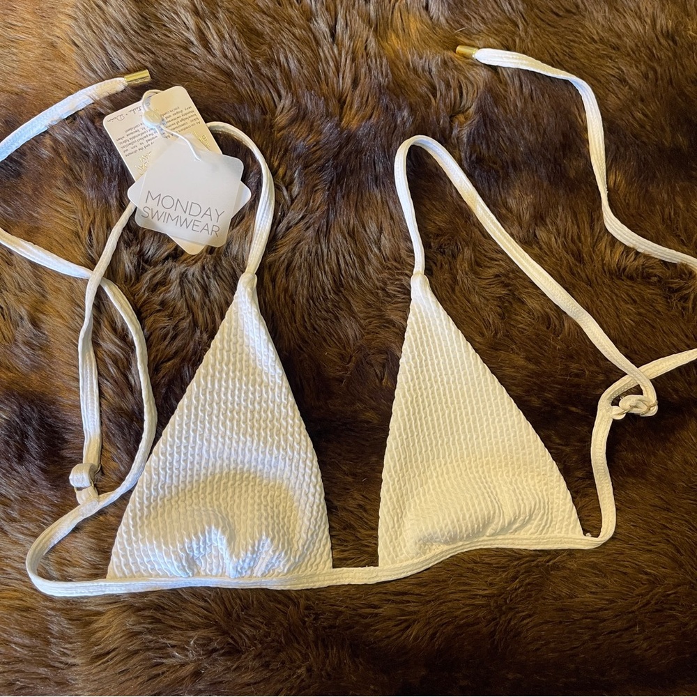 BNWT Monday Swimwear Barbados Top in White Sand Crinkle